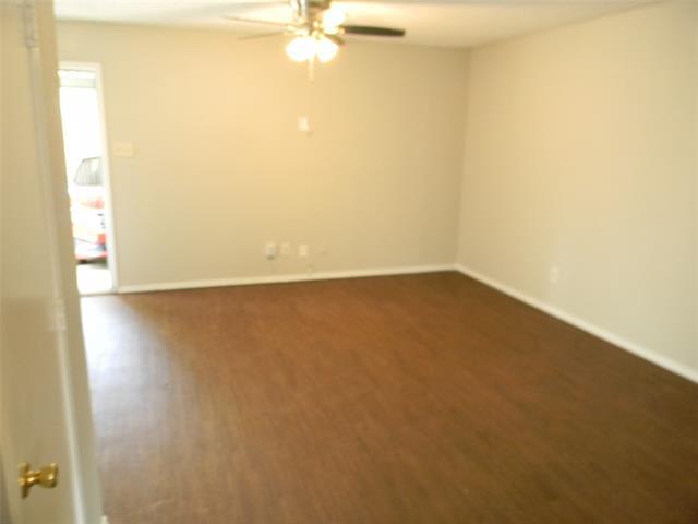 Building Photo - 2043 Minnie Dr