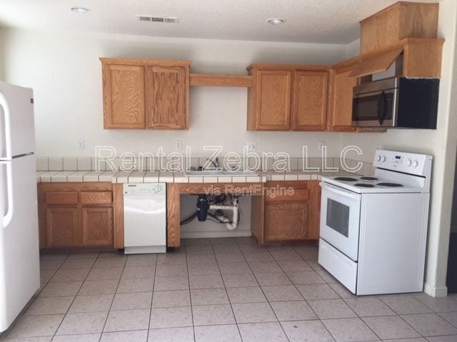 Photo - 936 W 13th St Apartment