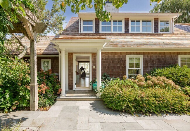 Building Photo - 480 Captains Neck Ln