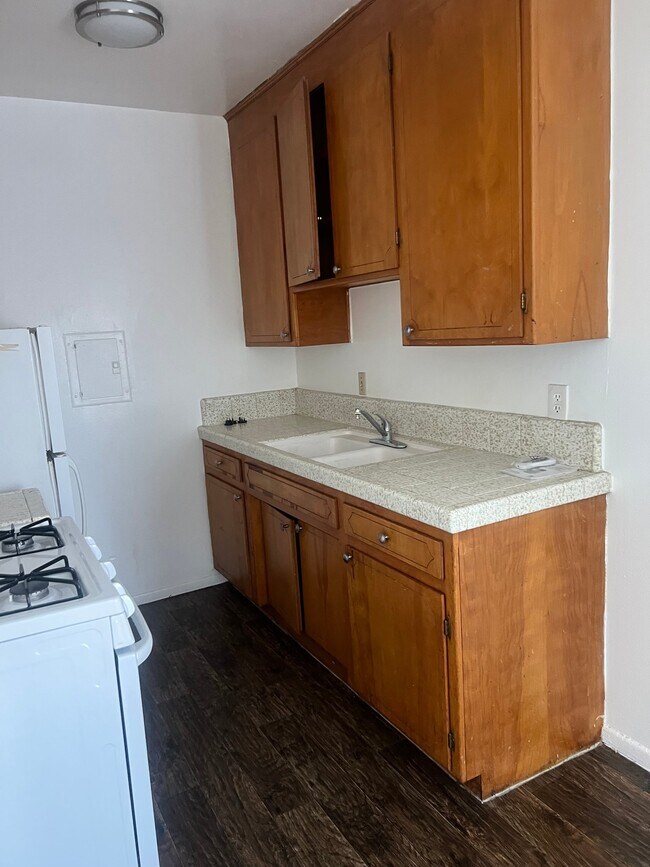 Foto del edificio - 3755 Vinton Ave