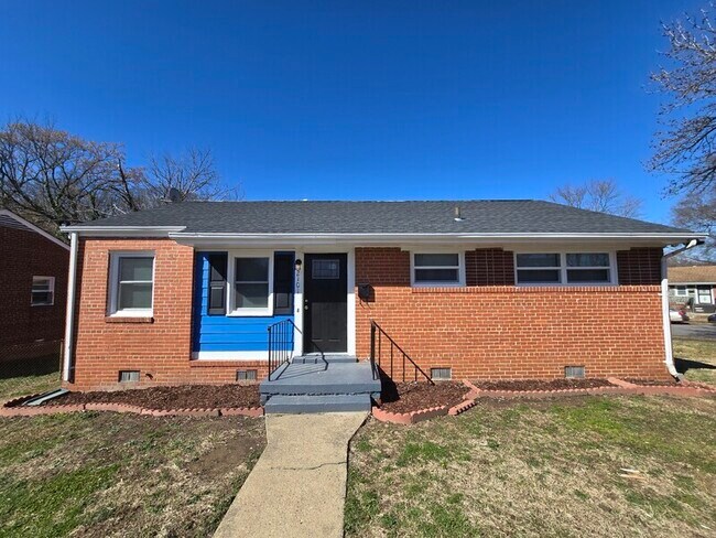 Building Photo - 2101 Ridgemont Rd
