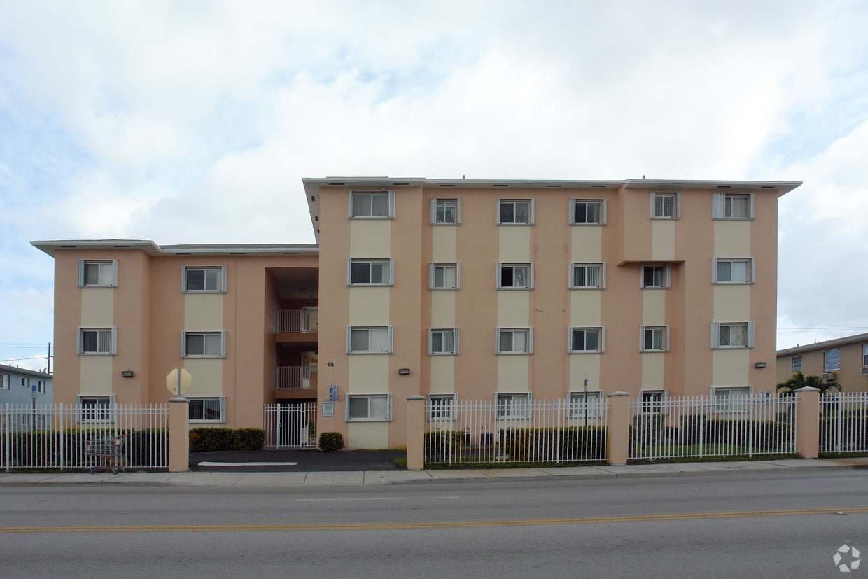 Building Photo - 55 E 9th St