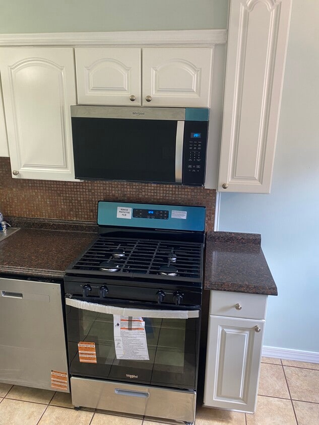 Foto principal - 178 E Fariston Dr