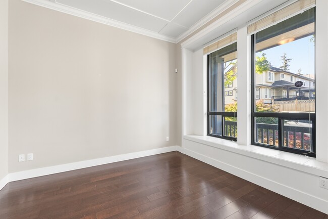 Building Photo - 15118-1558A 58A Ave.