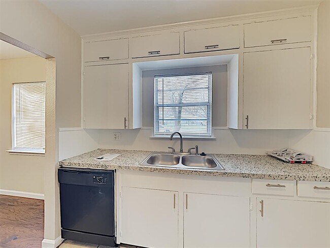 Building Photo - 637 Cimarron Trce