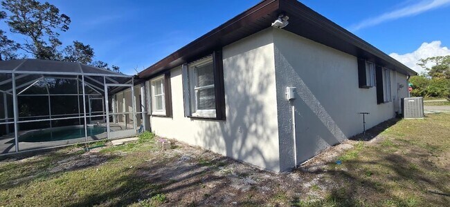 Building Photo - 5329 Kasper St