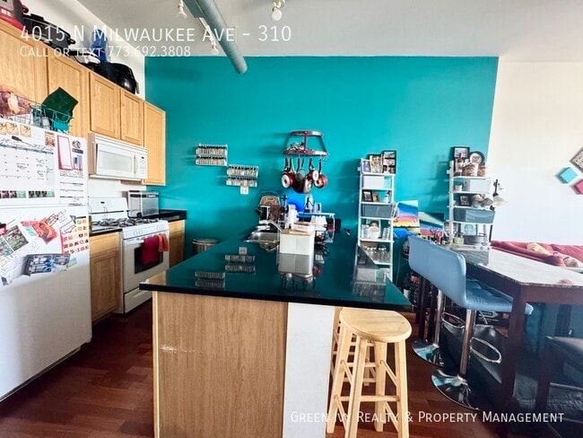 Building Photo - 4015 N Milwaukee Ave