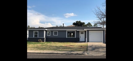 Building Photo - 404 E 47th St