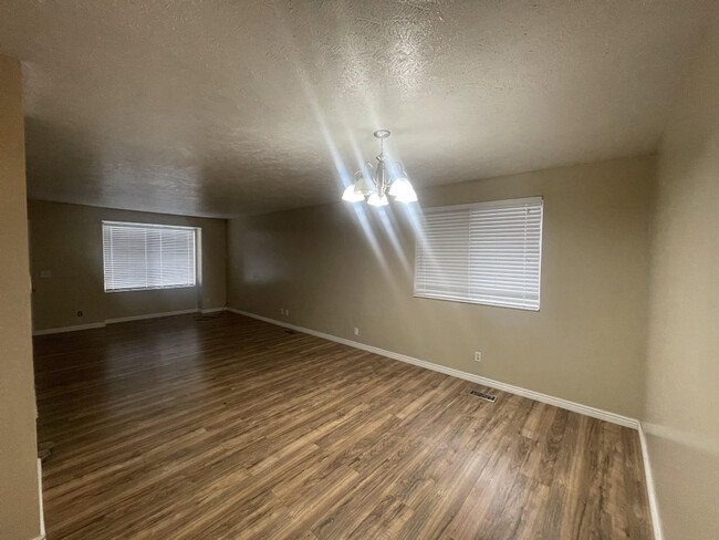 Building Photo - 6517 S Lotus Way