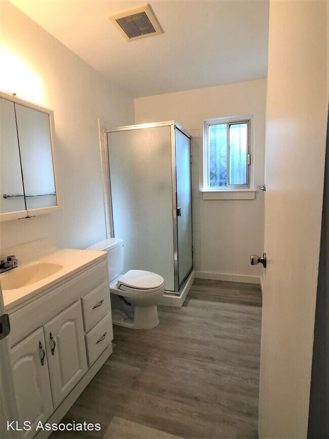 Foto del edificio - 1528 Woolsey St