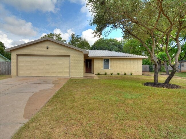 Building Photo - 1004 Green Meadow Dr