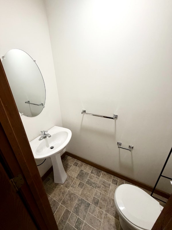 Building Photo - 18 Vosburgh Rd