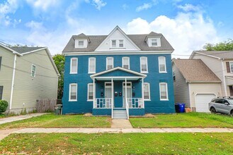 Building Photo - 422-424 W 30th St