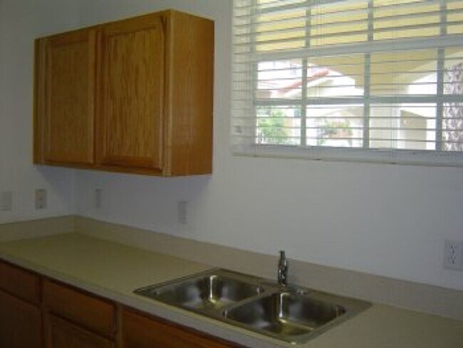 Foto del edificio - Centrally Located 3BR Townhome Near Everything Delray Beach Has to Offer