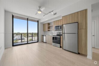Building Photo - 555 NE 8th St