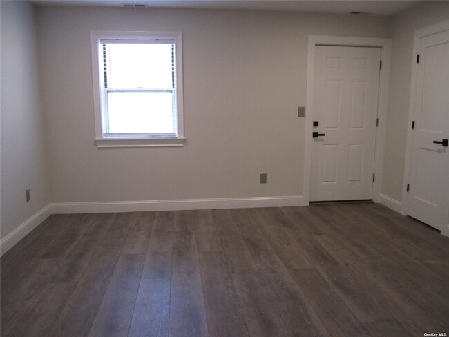 Building Photo - 235 Windward Ct N
