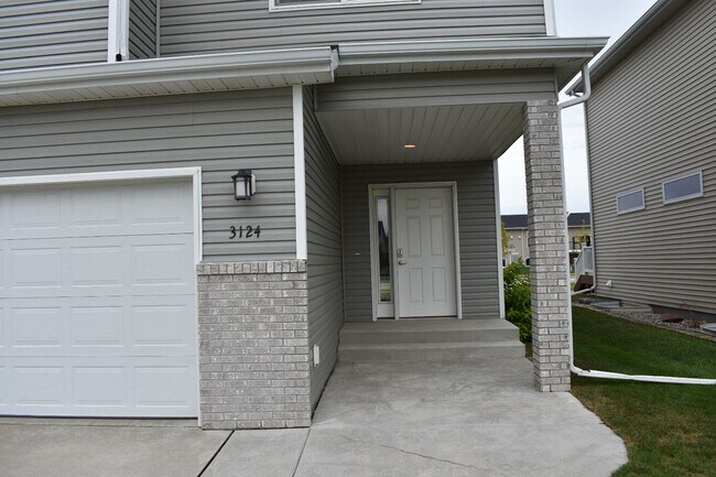 Foto del edificio - 3 Bed 3 Bath Single Family Home