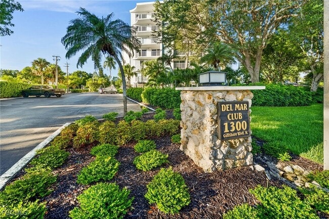 Foto del edificio - 1300 Gulf Shore Blvd N