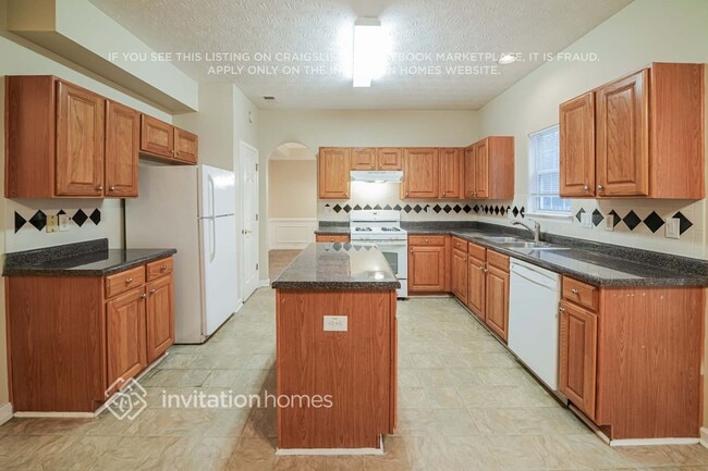 Building Photo - 2070 Dartmoth Way