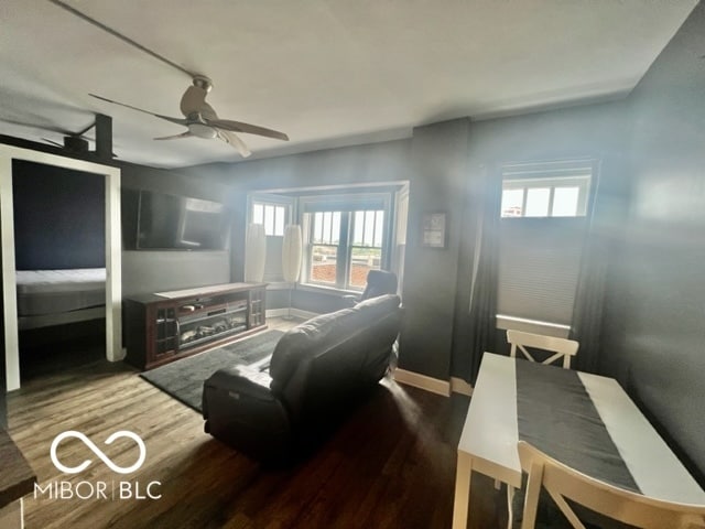 Foto del edificio - 230 E 9th St