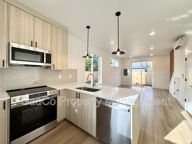 Foto del edificio - 4381 SE Tolman St