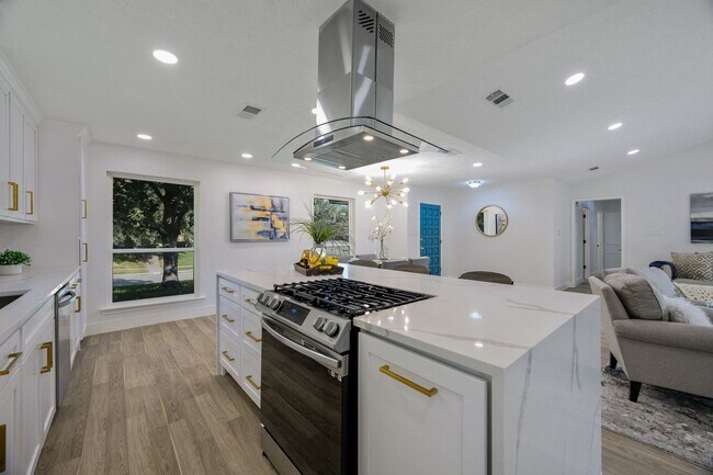 Foto del edificio - 2400 Bengal Ln