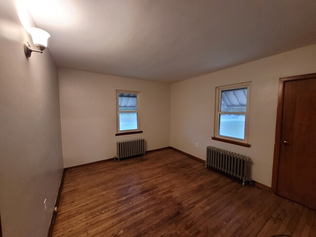 Bedroom - 906 S Progress Ave