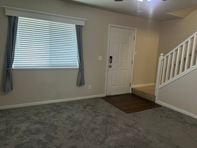 Building Photo - 422 Pheasant Ridge Dr