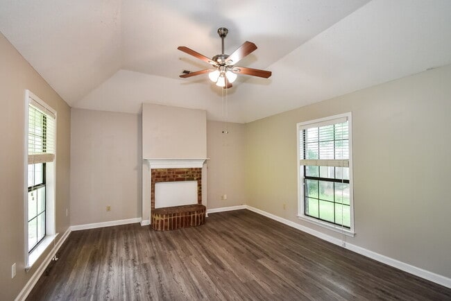 Building Photo - 4360 Breeds Hill Dr