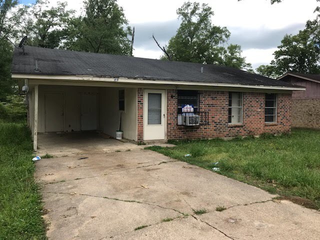 Primary Photo - 130 Cedar Crest St