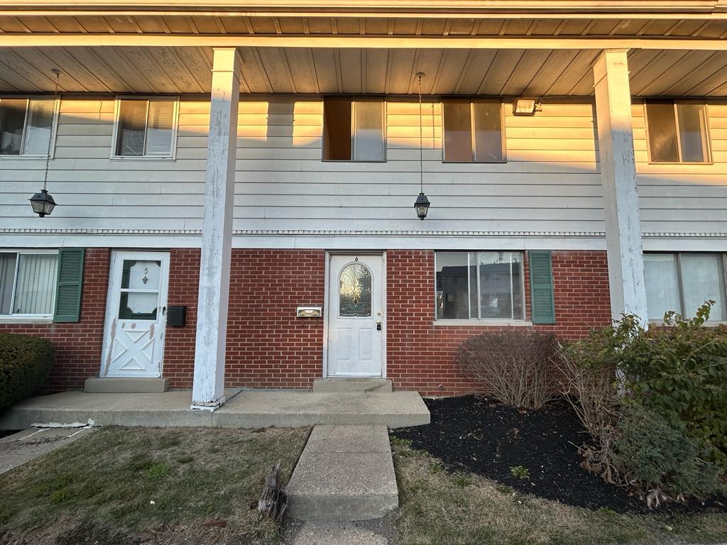 Primary Photo - 1549 Meredith Dr