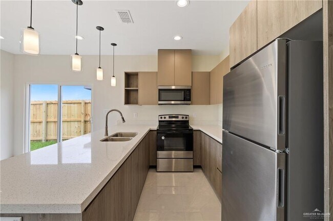 Foto del edificio - 1705 W Violet Dr