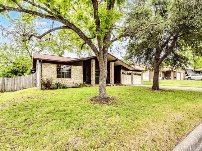 Building Photo - 1411 Desert Quail Ln