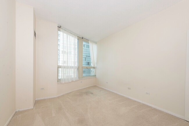 Foto del edificio - 600 N Kingsbury St