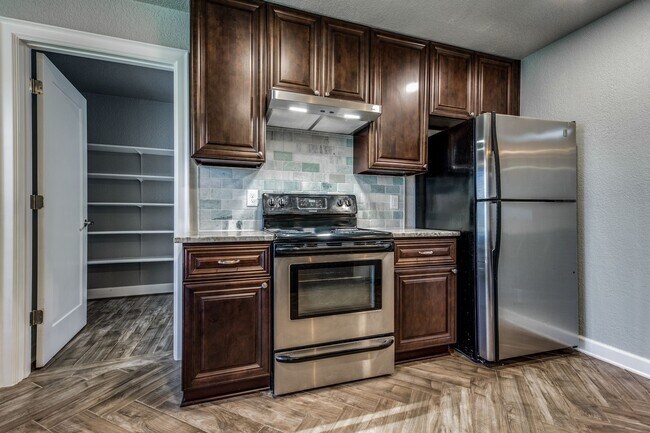 Foto del edificio - 4 Bedroom/2.5 Bath Raintree Subdivision
