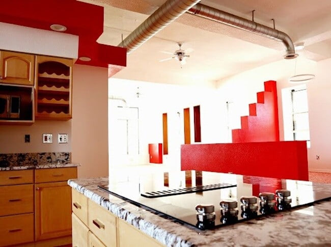 Foto del edificio - 335 N Superior St