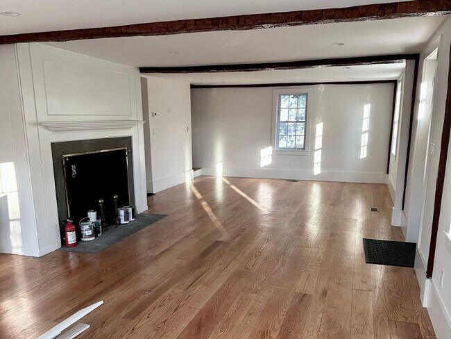 Building Photo - 2318 Mill Plain Rd