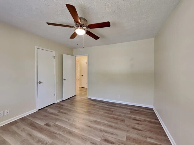 Foto del edificio - 2638 Windmere Dr NW
