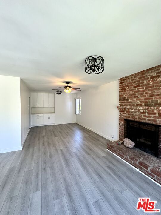 Building Photo - 374 Entrada Dr