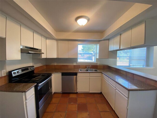 Foto del edificio - 14814 Croxton Dr
