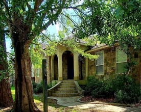 Building Photo - 212 Canulette Rd