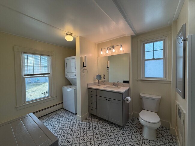 Foto del edificio - NOW AVAILABLE FOR RENT - Beautiful Single Family Home In North Adams