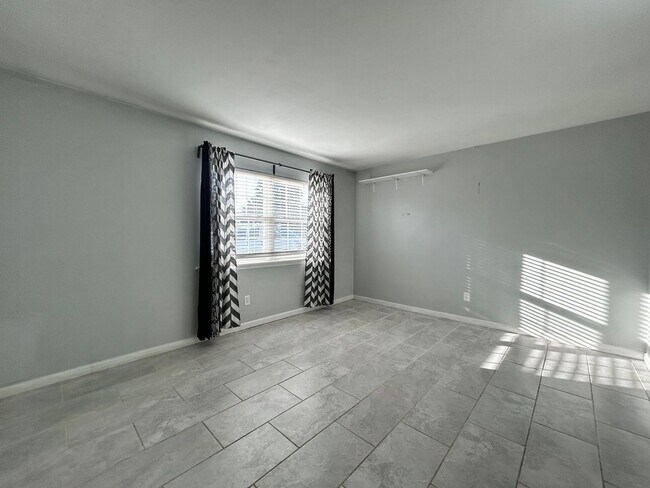 Foto del edificio - Charming 4-Bedroom Cul-de-Sac Home in Virginia Beach "ASK ABOUT OUR ZERO DEPOSIT"