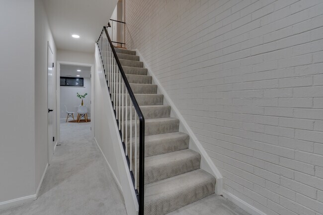 Foto del edificio - 7917 Schuyler Ct