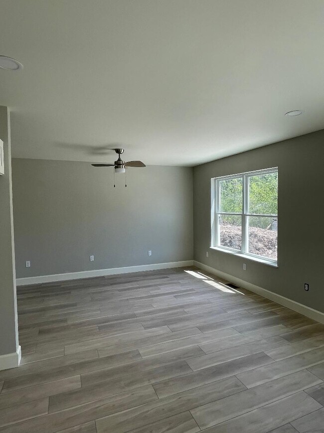 Living room - Grandview Townhomes