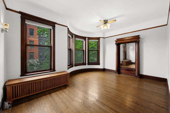 Foto del edificio - 2351 N Cleveland Ave