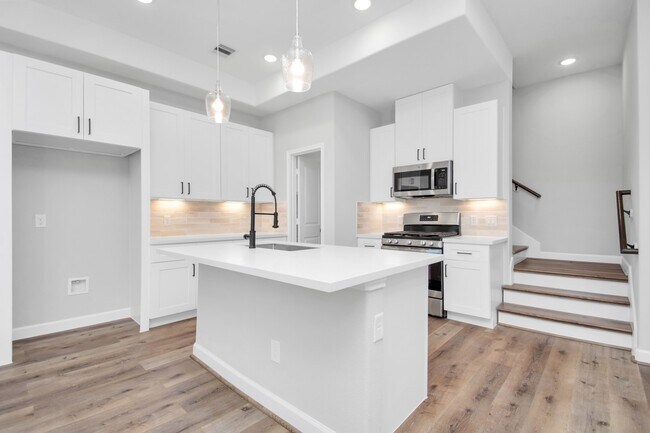 Foto del edificio - 2333 Hoskins Dr