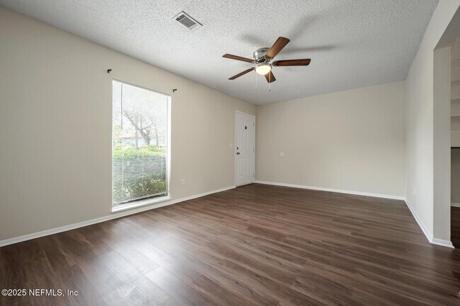 Foto del edificio - 1852 Willowood Dr