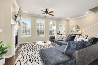 Building Photo - 571 N Keats Dr