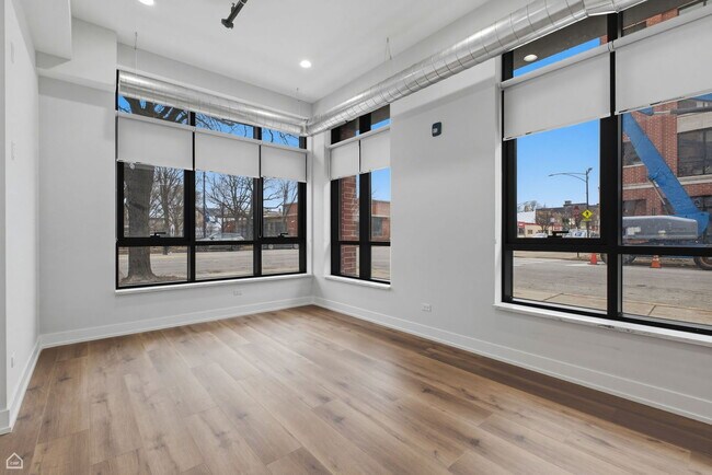 Foto del edificio - 2354 N Washtenaw Ave